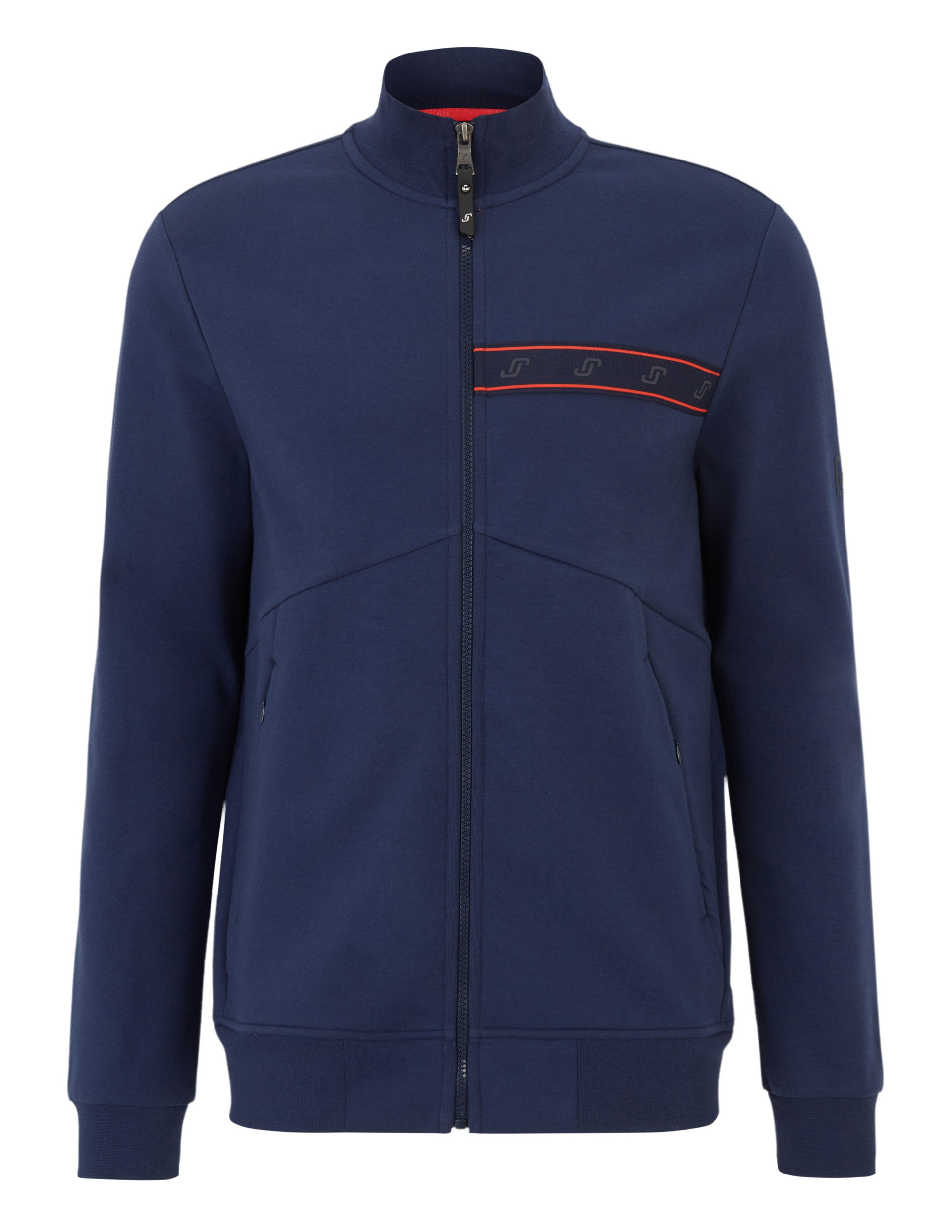 Dunkelblaue Jacke mit Reißverschluss, Stehkragen und einem dezenten roten Streifen über der Brust mit Logos verziert.