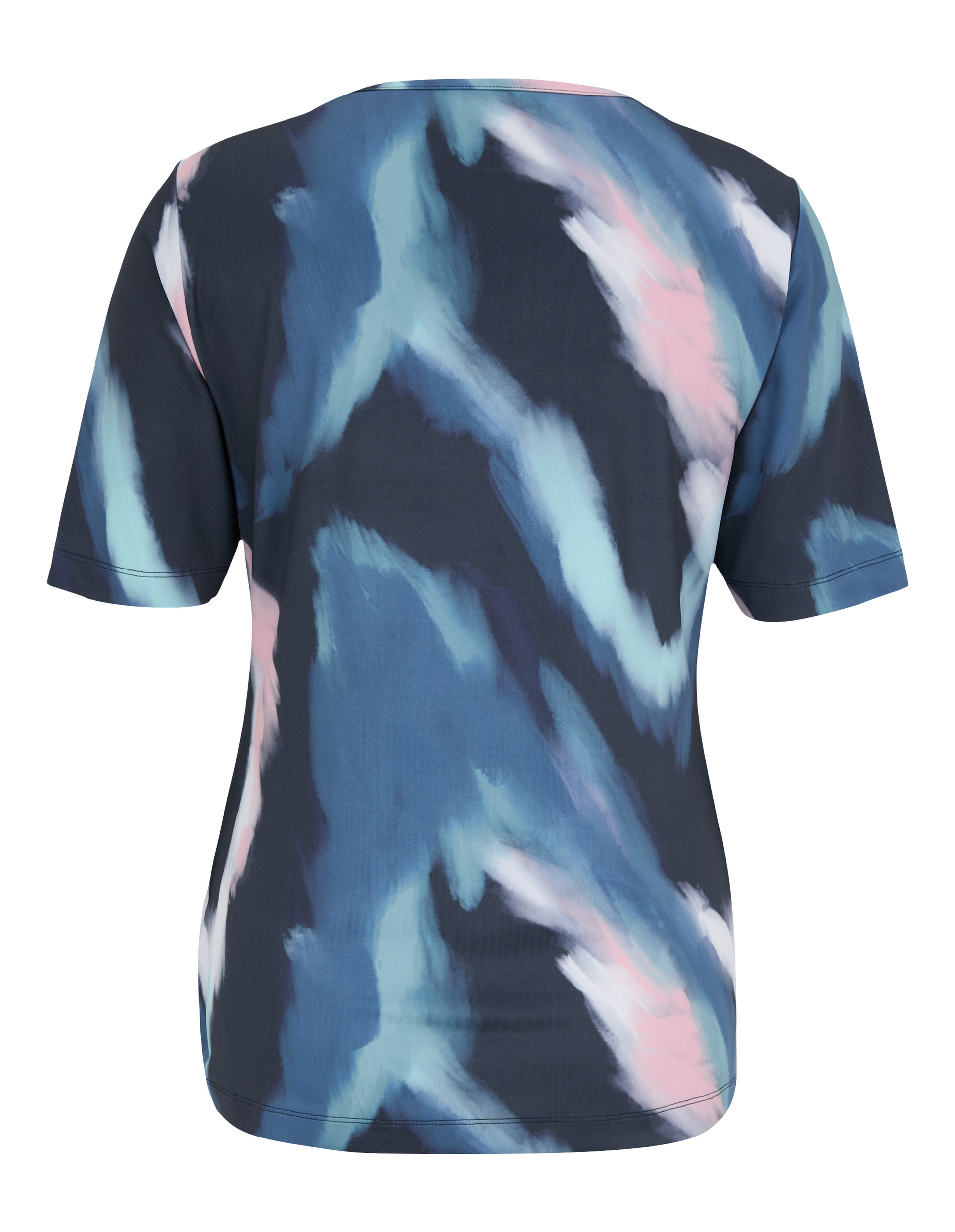 Das T-Shirt zeigt ein lebhaftes, abstraktes Muster in dunklem Blau, Rosa und Weiß mit kurzen Ärmeln und rundem Halsausschnitt.