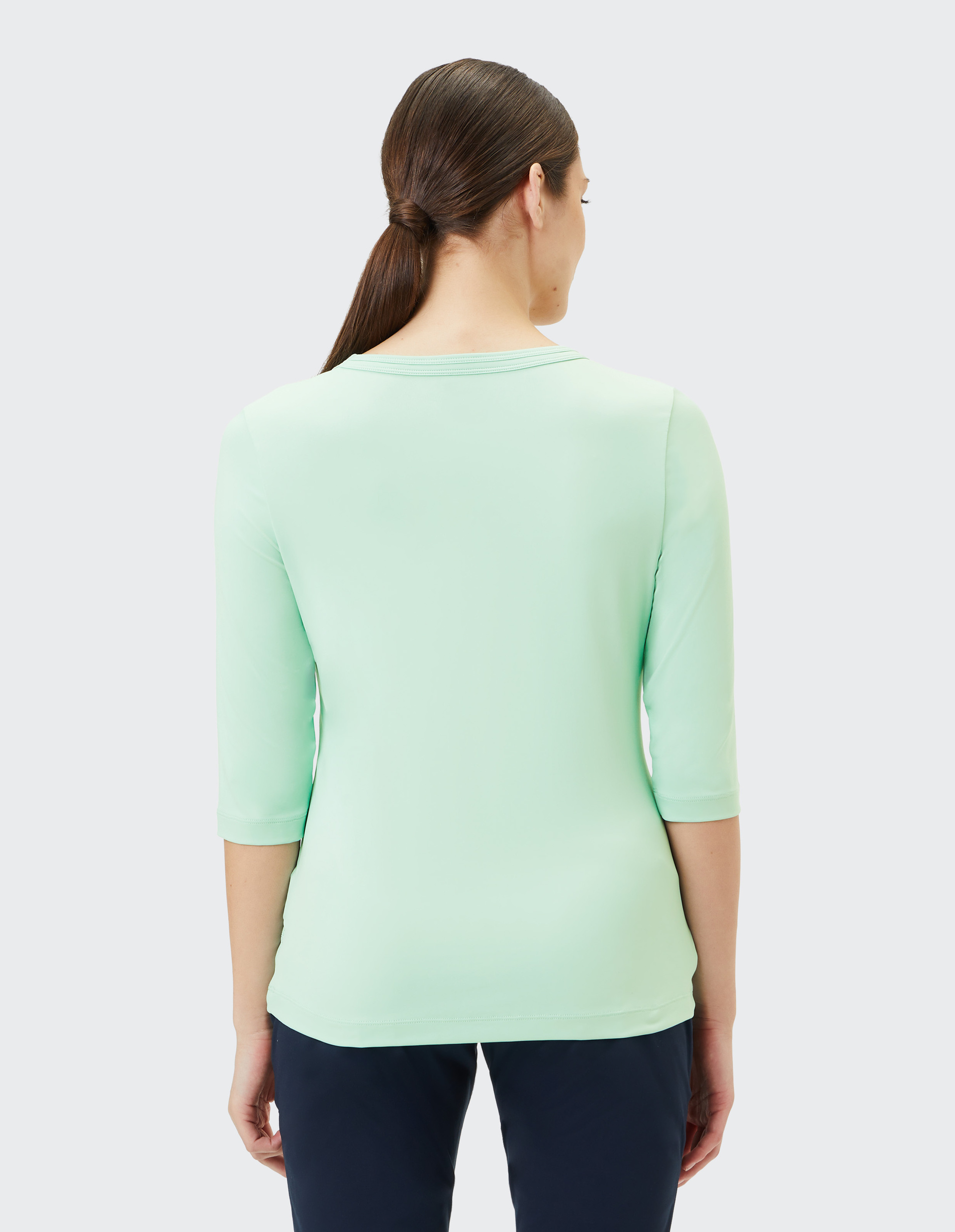 Mintgrünes Damenoberteil mit Dreiviertelärmeln und Rundhalsausschnitt, schlichtes Design und einfarbig, ideal für den Alltag.